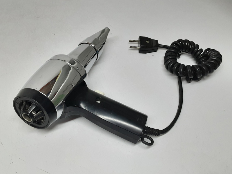 secador pelo mano cromado negro 220v 1-17x4'5-7'5x22 1u.